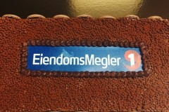 em1
